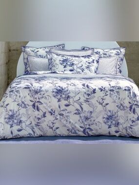 Anne De Solene Egerie Queen Reversible Duvet